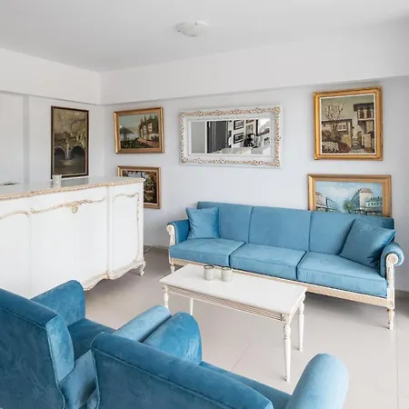 Ξενοδοχείο με διαμερίσματα Light Blue 4*