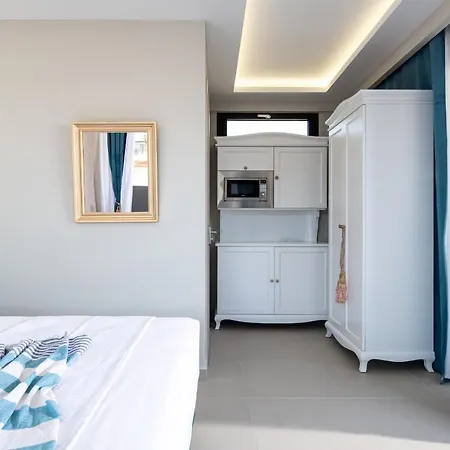 Light Blue Lägenhetshotell Nea Kallikrateia