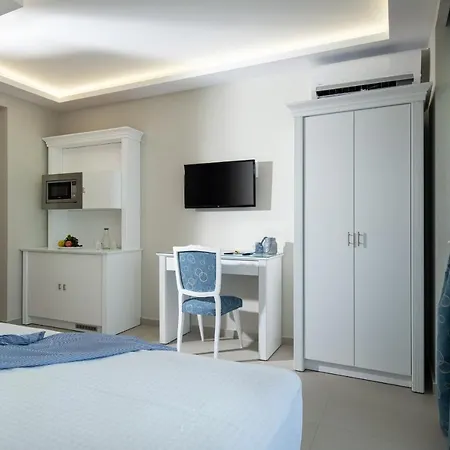 Lägenhetshotell Light Blue 4*