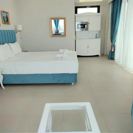 Light Blue Aparthotel Nea Kallikrateia