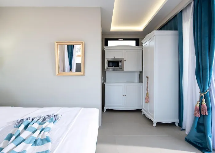 Light Blue Lägenhetshotell Nea Kallikrateia