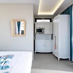 Light Blue Aparthotel Nea Kallikrateia