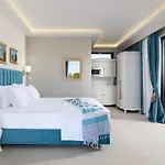 Light Blue Aparthotel 4*